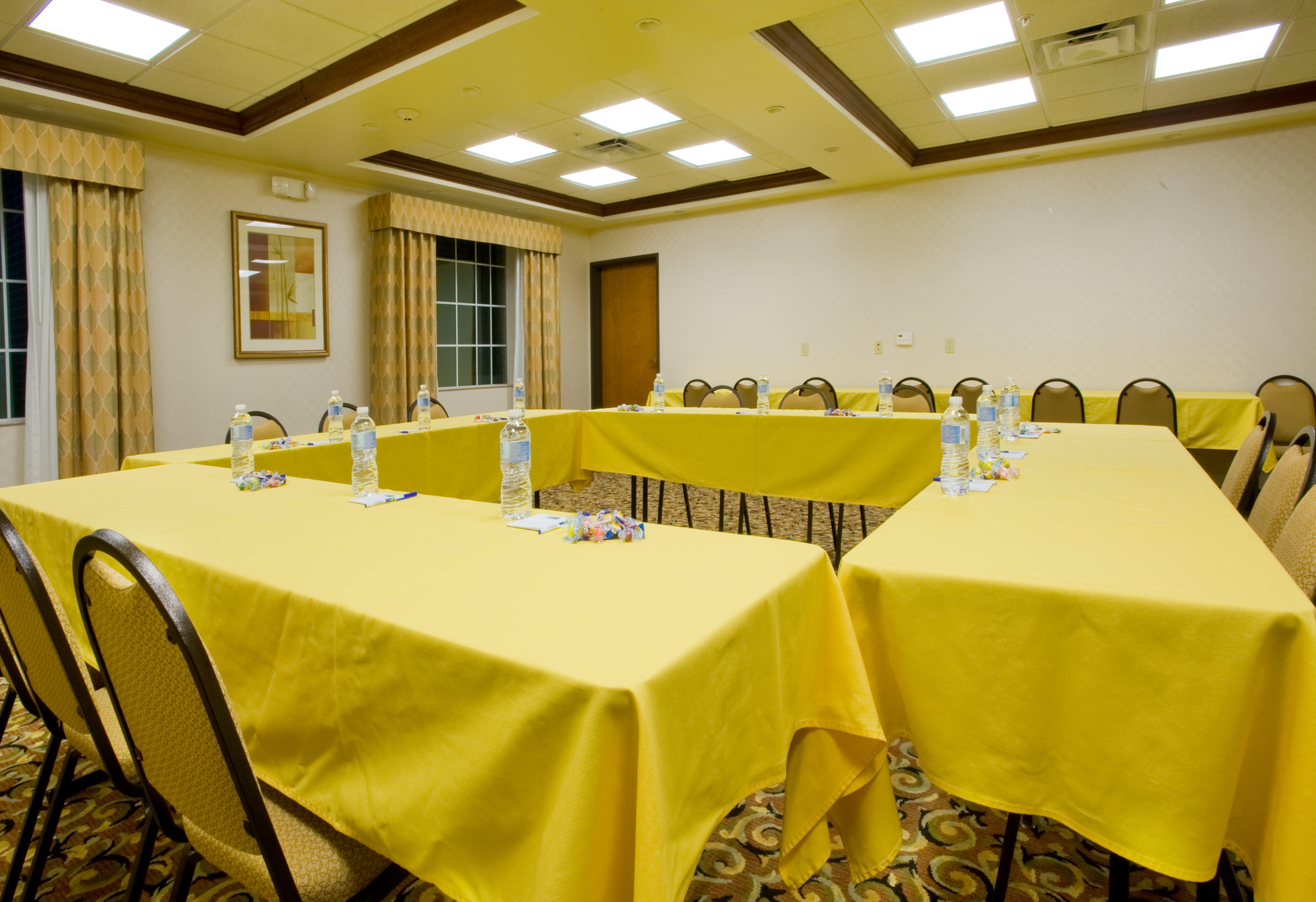 Holiday Inn Express Hotel & Suites Levelland By Ihg Exterior foto
